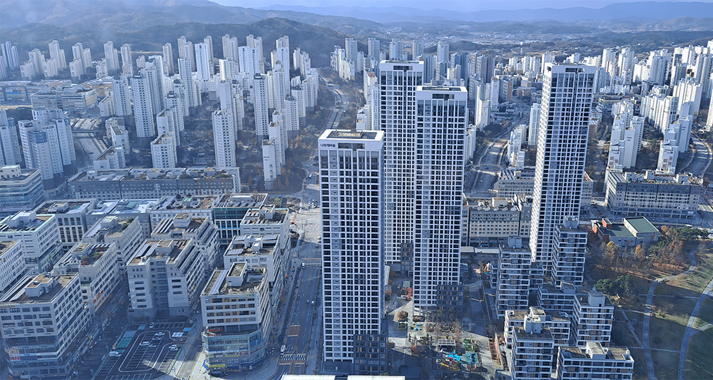 세종시 아파트 매매가격 지수의 오름폭이 크게 줄어들면서 조만간 내림세로 돌아설 것이라는 전망이 나오고 있다.&nbsp;