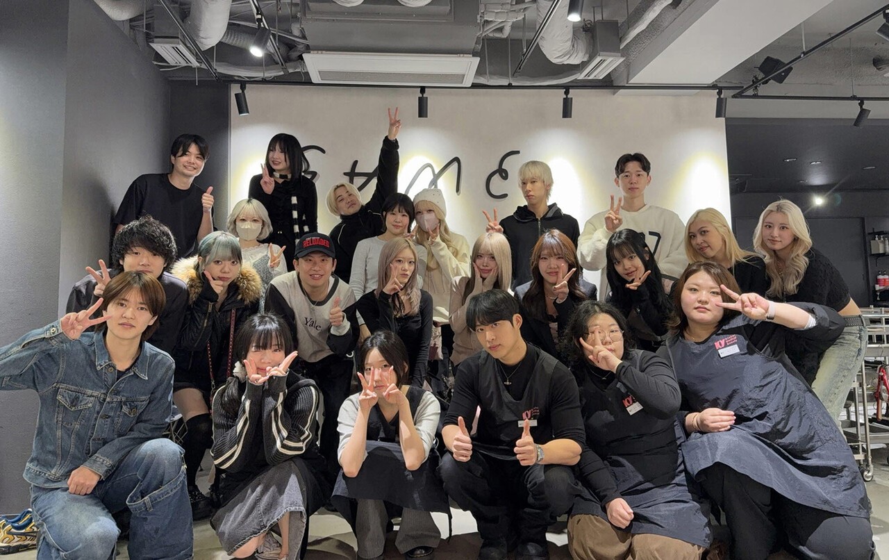 25일, 건양대 글로벌의료뷰티학과 쉐농그룹 산하 헤어살롱 단체사진