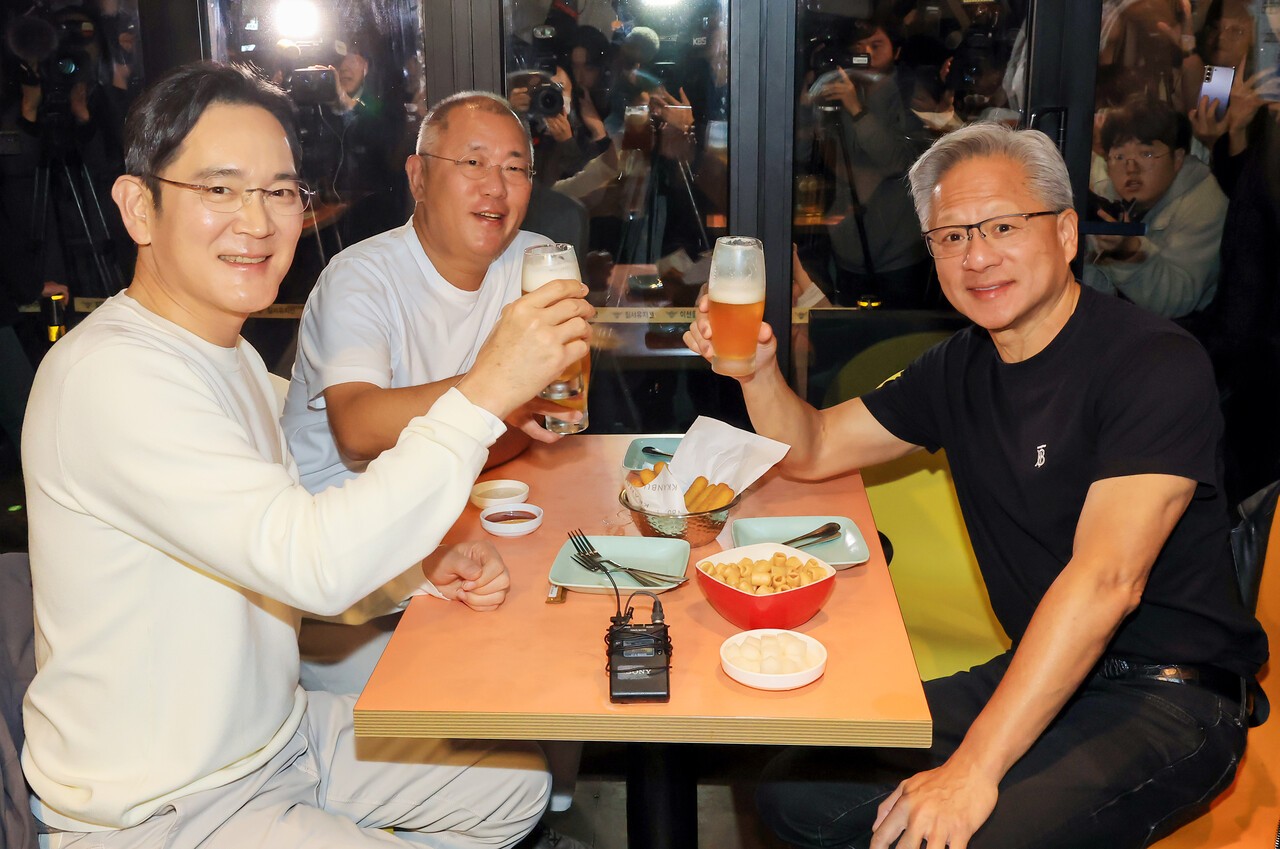 젠슨 황 다시 한국 오나…이재용·정의선·최태원 만남 성사되면 AI동맹 판 커진다